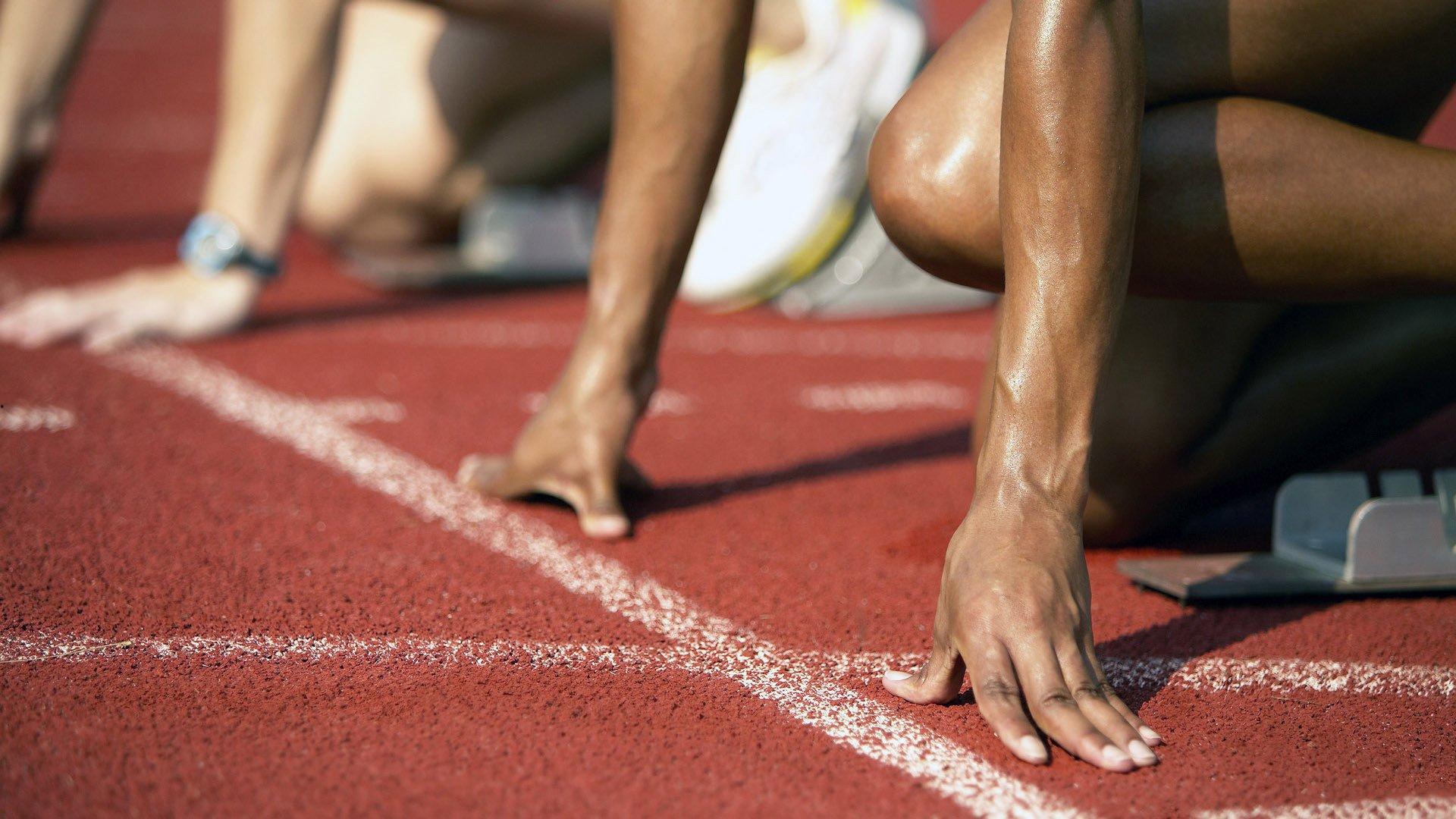 中国速度滑冰队再创佳绩 小将张雨菲打破全国纪录