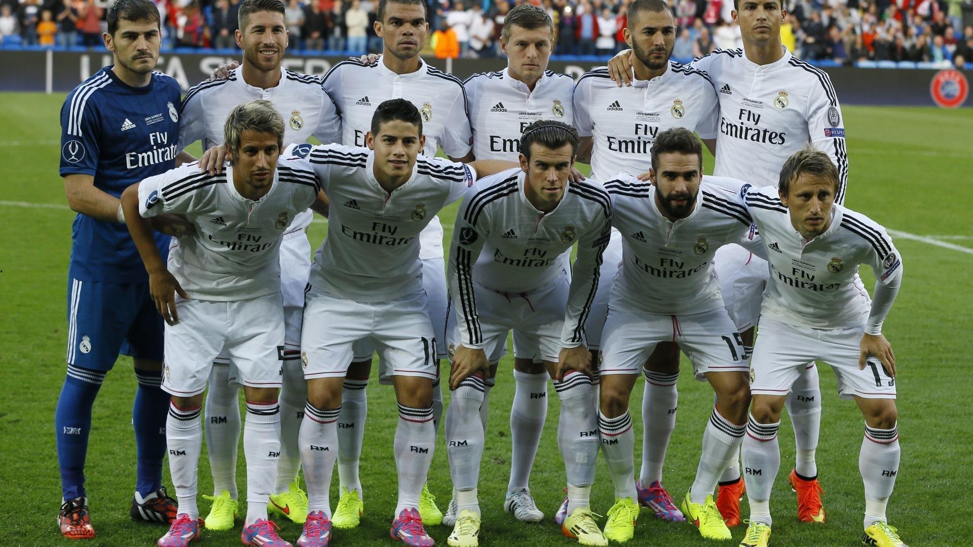 传奇谢幕！足球巨星李明举行盛大退役仪式